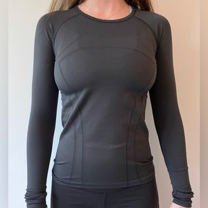 - Black Ivivva long sleeve
- barely worn
- perfect condition